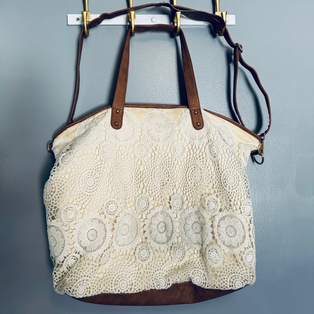 Merona Cream Lace‎ Overnight Bag - Picture 2 of 10
